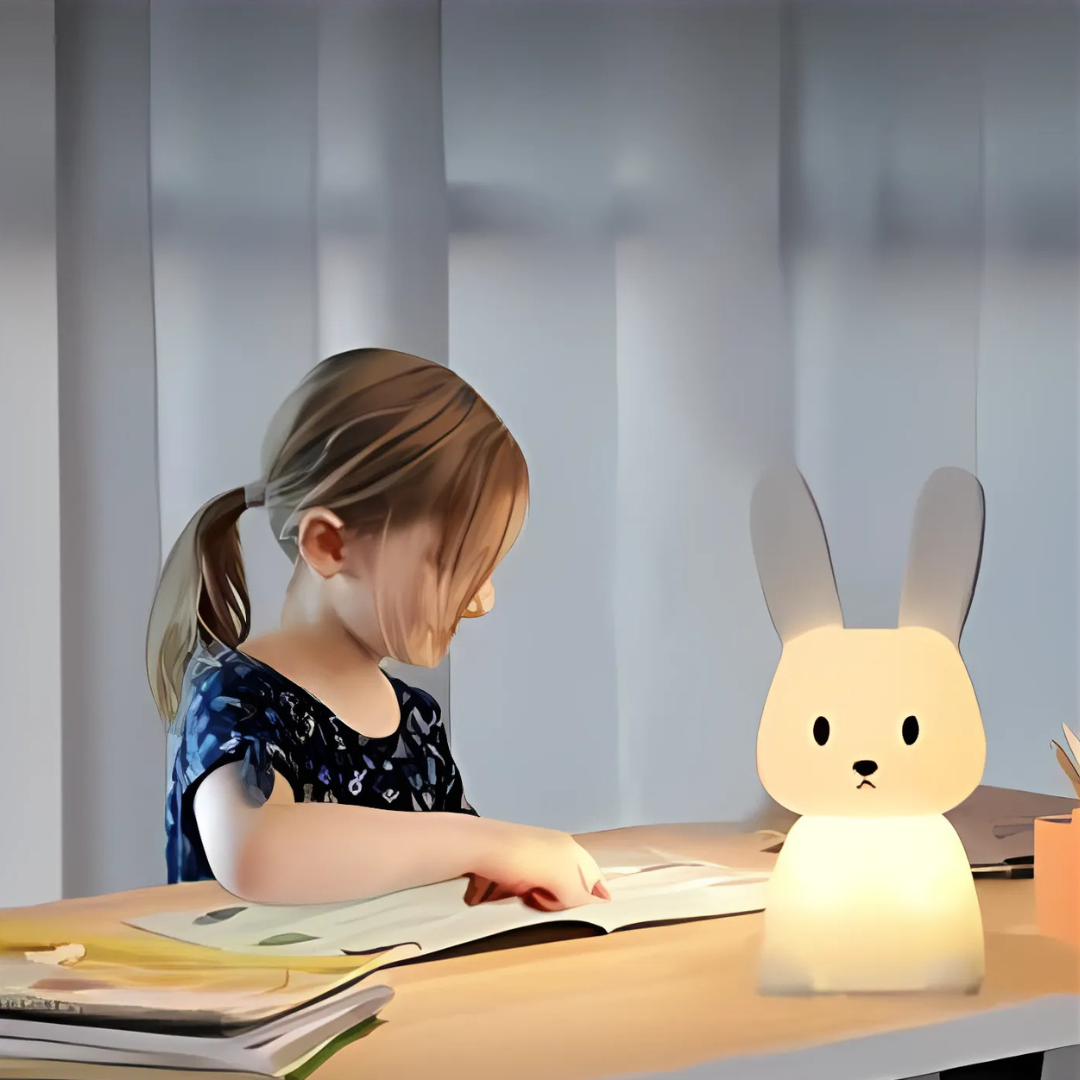 NEODOLJIVA LAMPA NA DODIR
